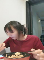 【曼谷寻花】，漂亮小姐姐，风骚长腿，共进晚餐后相拥而眠，激情啪啪