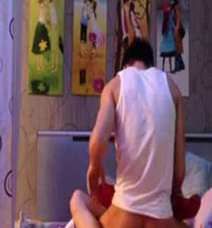 四川小伙在家干瞭一个刚出道的小嫩鸡，露脸国语对白