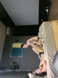 【白嫖探花】泡良大佬约操00后小萝莉，粉嫩乖巧浓情蜜意两人缠绵调情-1