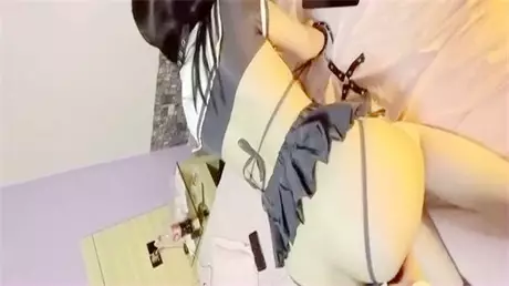 00后小母狗首次调教